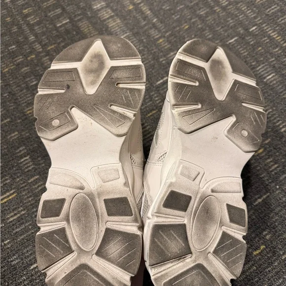 Stylish Cream Sneakers - Picture 8 of 10